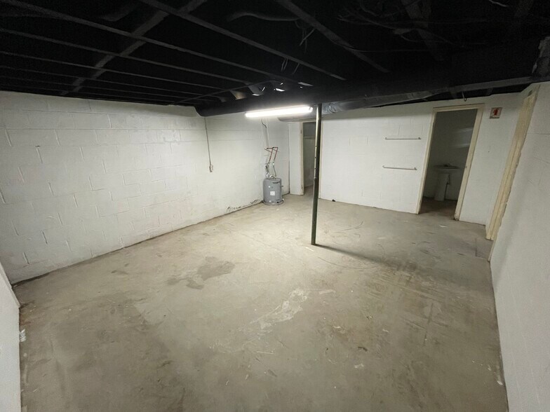 More Photos Of 354 Old Plank Rd, Seagrove Office For Lease