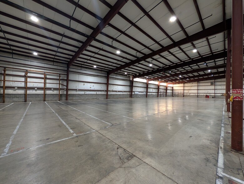 More Photos Of 1400 Montgomery, South Hill Warehouse For Lease