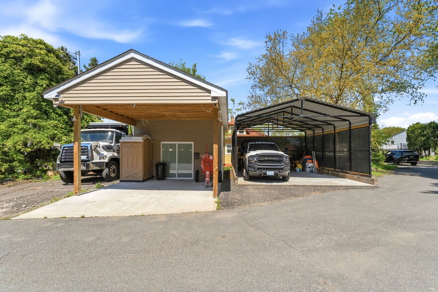 More Photos Of 1452 Plainfield Pike, Cranston Specialty For Sale