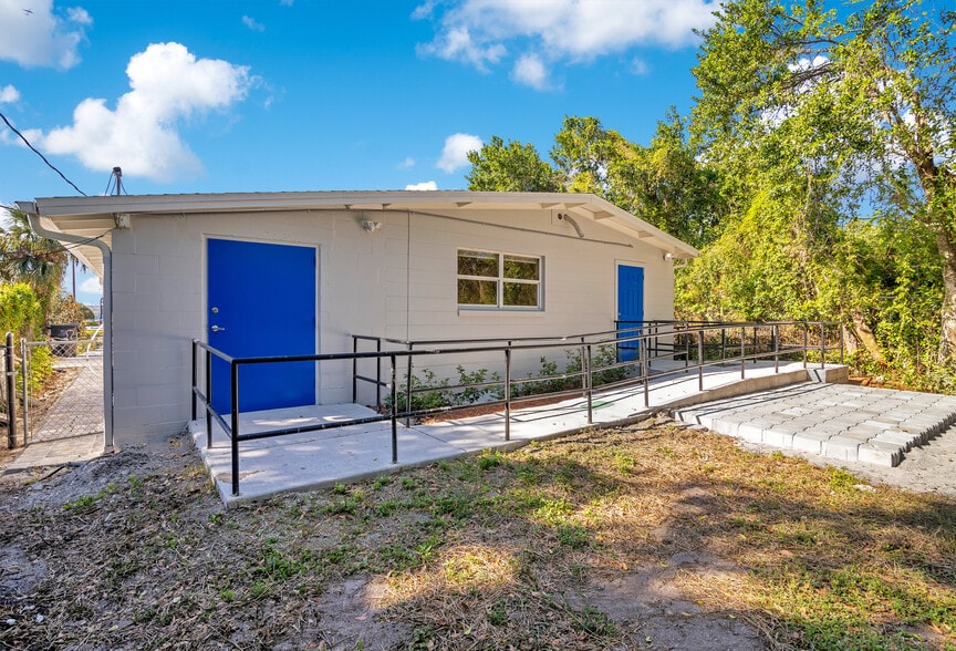 More Photos Of 4749 Hargrave St, Orlando Medical For Lease