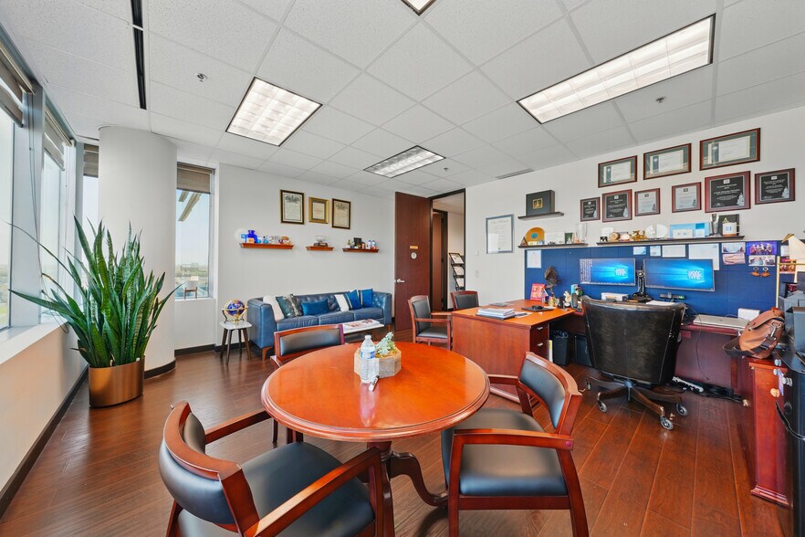 More Photos Of 9999 Bellaire Blvd, Houston Medical For Lease