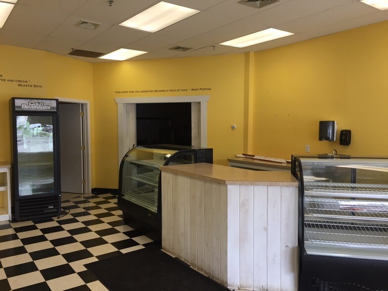 More Photos Of 214 Amity Rd, Woodbridge Unknown For Lease