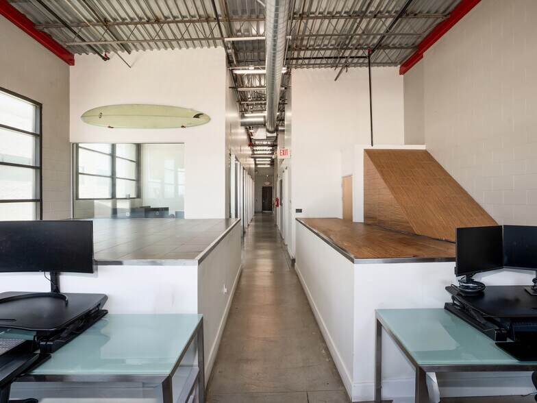 More Photos Of 134 Lomita St, El Segundo Office For Sale