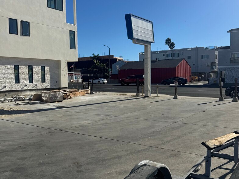 More Photos Of 16746 Pacific Coast Hwy, Huntington Beach Land For Sale