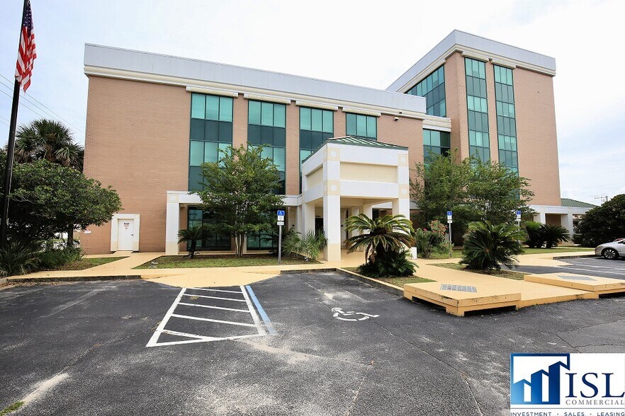 More Photos Of 501 N Grandview Ave, Daytona Beach Medical For Sale