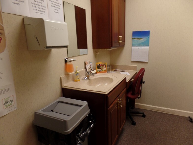 More Photos Of 316 E Harper St, Troy Medical For Sale