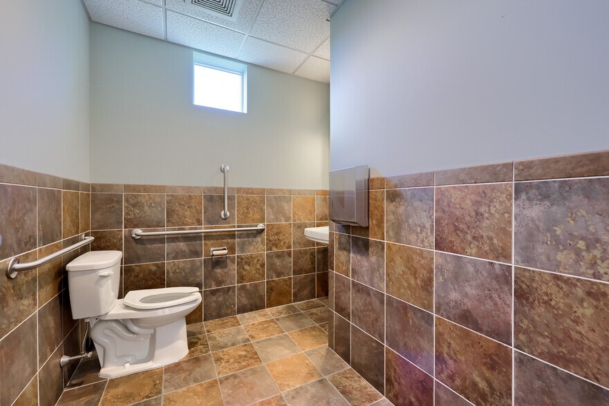 More Photos Of 1864 Oregon Pike, Lancaster Office For Sale