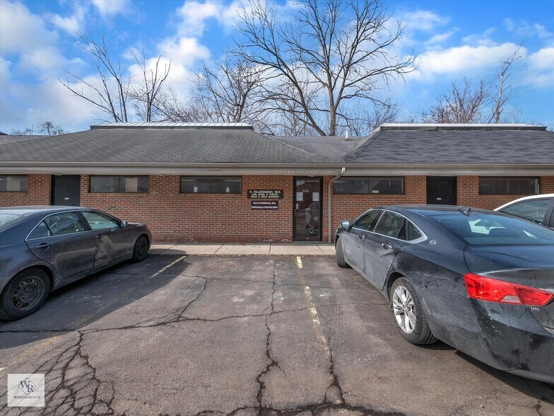 More Photos Of 25400-25430 Goddard Rd, Taylor Medical For Sale