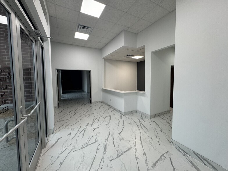 More Photos Of 11507 S Highway 6, Sugar Land Freestanding For Lease