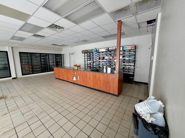 More Photos Of 339 Lincoln Ave, Cadiz Service Station For Sale