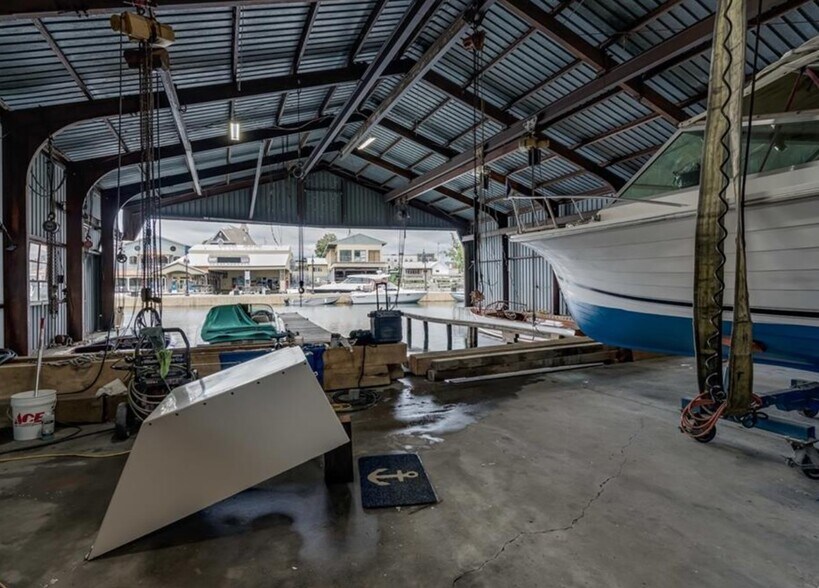 More Photos Of 16 Bethune St, Alexandria Bay Marina For Sale