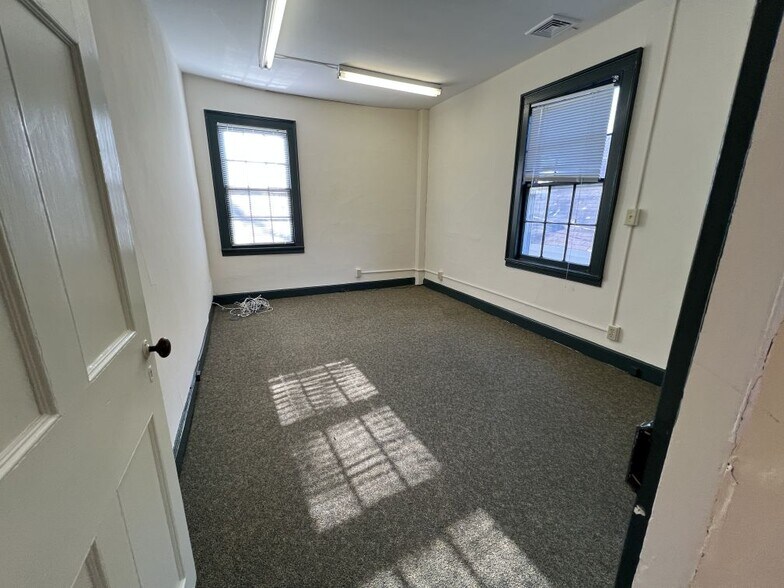 More Photos Of 23 Boston St, Guilford Office For Lease