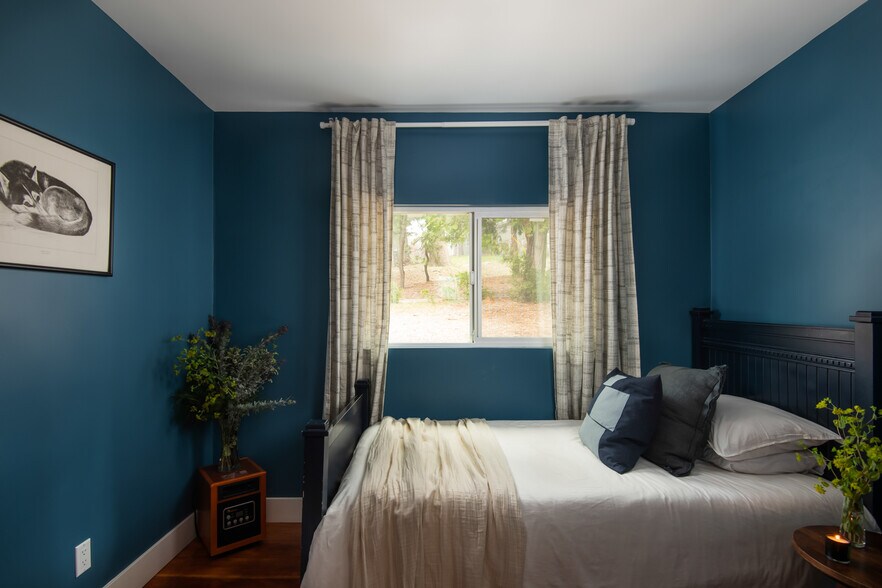 More Photos Of 25807 State Highway 189, Twin Peaks Hotel For Sale