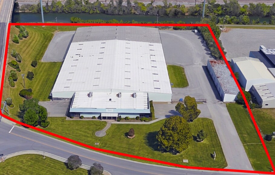 More Photos Of 3631 Aerial Way Dr, Roanoke Warehouse For Lease