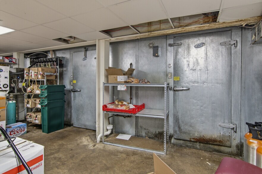 More Photos Of 442 Water St, Eau Claire Bar For Sale