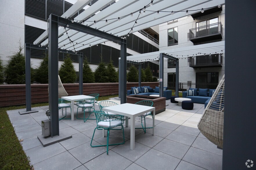 More Photos Of 25-45 N Central Ave, Clayton Apartments For Lease
