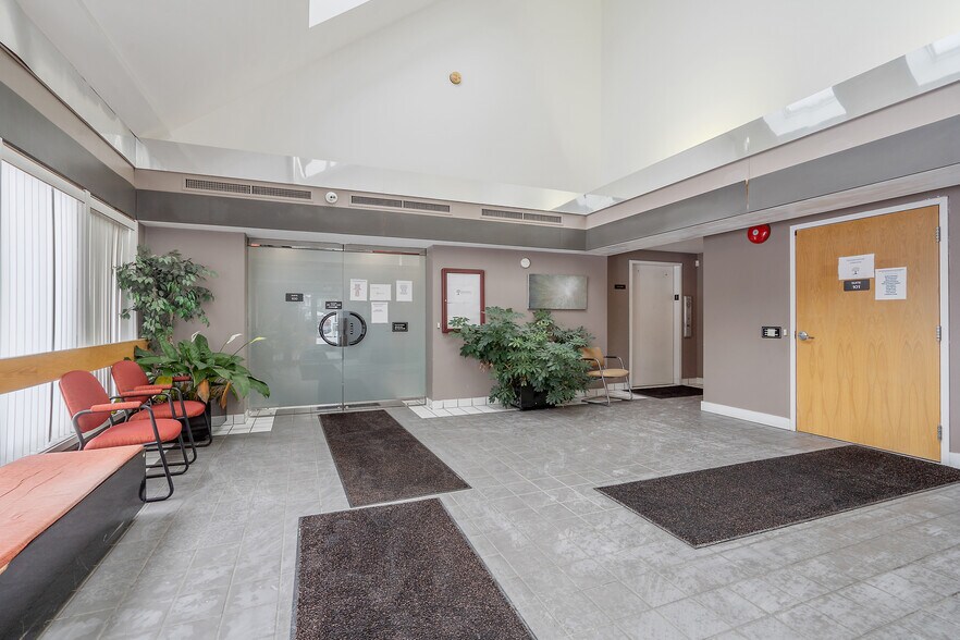 More Photos Of 3300 James St, Syracuse Medical For Lease