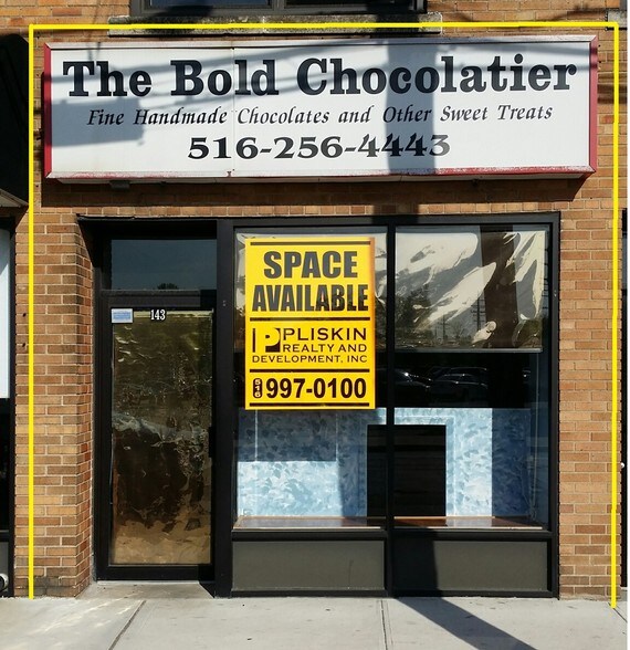 More Photos Of 137-145 S Franklin Ave, Valley Stream Storefront Retail Office For Lease