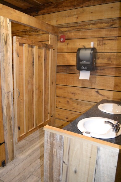 More Photos Of 512 Barrett Blvd, Henderson General Retail For Sale