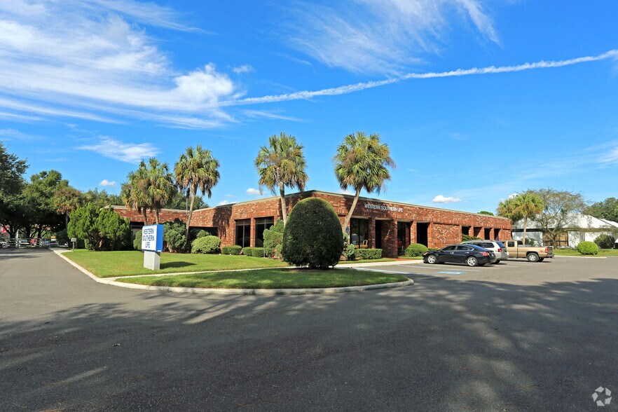 More Photos Of 5349 Great Oak Dr, Lakeland Light Distribution For Lease