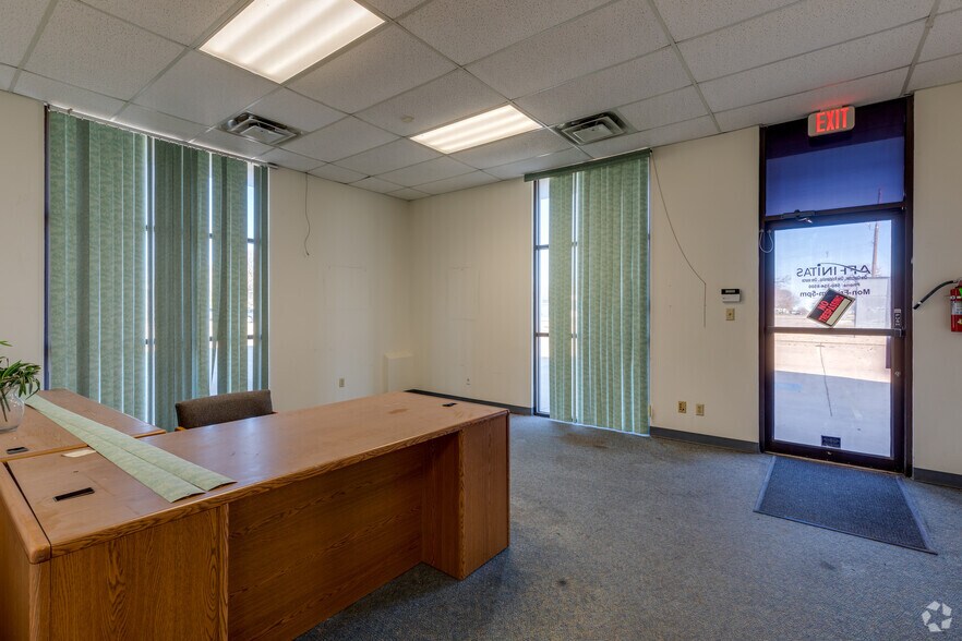 More Photos Of 1801 SW 11th St, Lawton Office For Sale