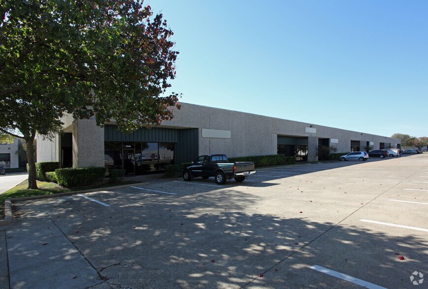 More Photos Of 11080 Grader St, Dallas Warehouse For Lease