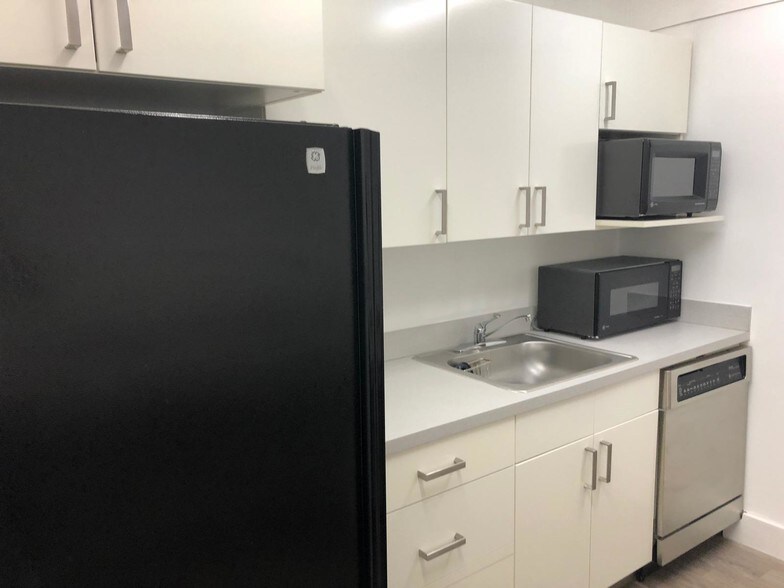 More Photos Of 4565 Ponce de Leon Blvd, Coral Gables Office For Lease