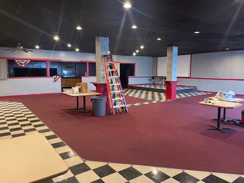 More Photos Of 1137 Sweitzer St, Greenville Bowling Alley For Sale