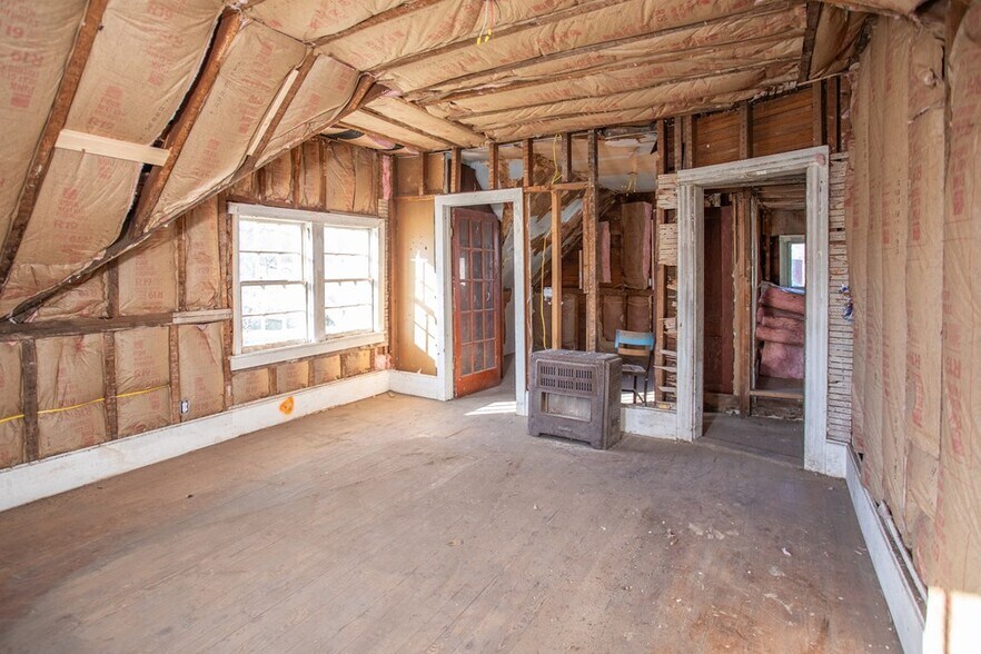 More Photos Of 11 E Hill Rd, Covington Apartments For Sale