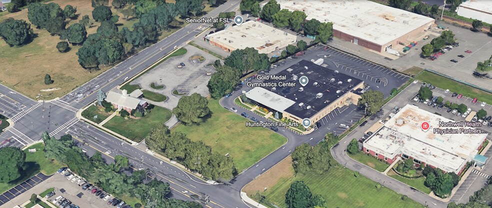 More Photos Of 266 Pulaski Rd, Greenlawn Light Manufacturing For Lease