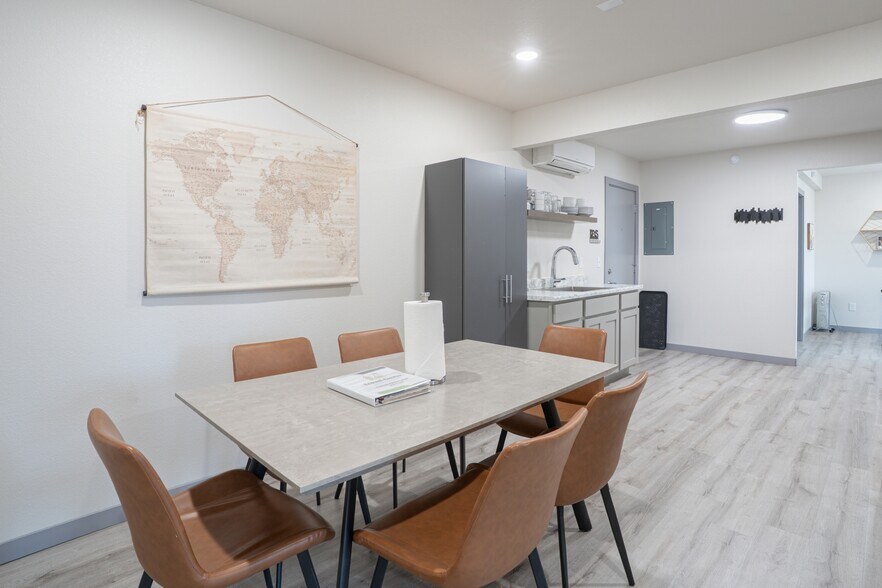 More Photos Of 632 Mount Rushmore Rd, Custer Specialty For Sale