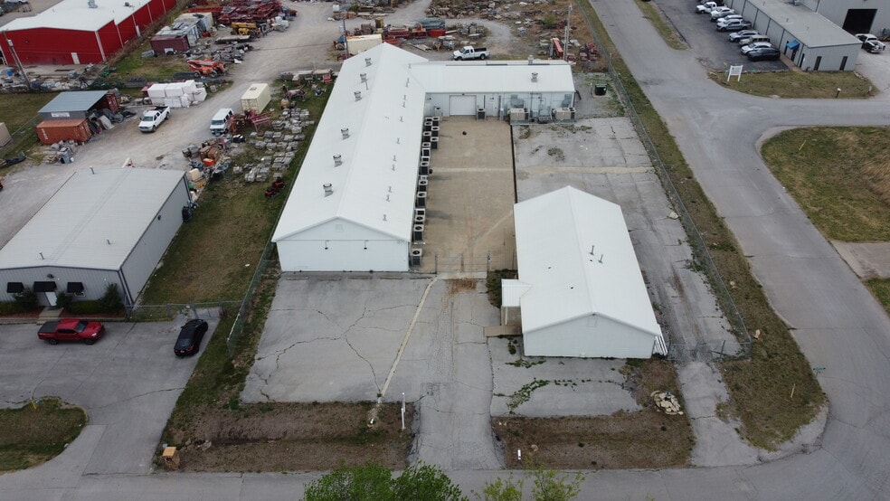 More Photos Of 1878 N 168th East Ave, Tulsa Warehouse For Lease