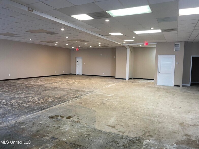 More Photos Of 12100 Highway 49, Gulfport Storefront For Lease