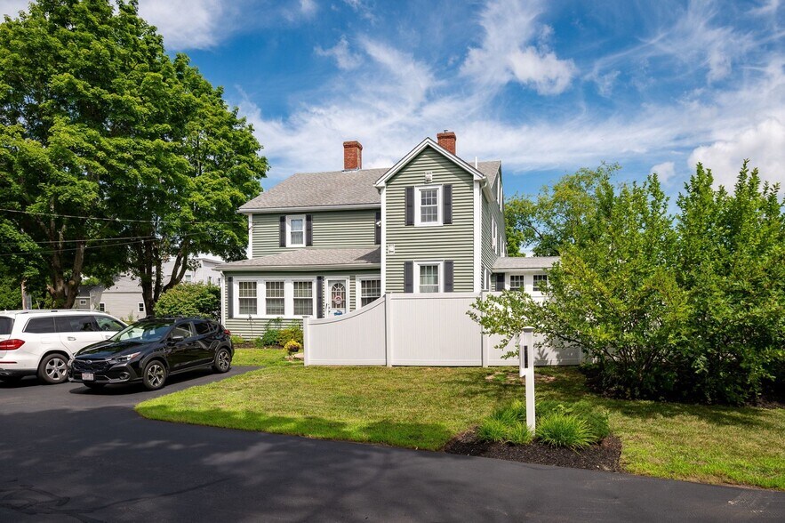 More Photos Of 22-26 School St, Merrimac Office For Sale