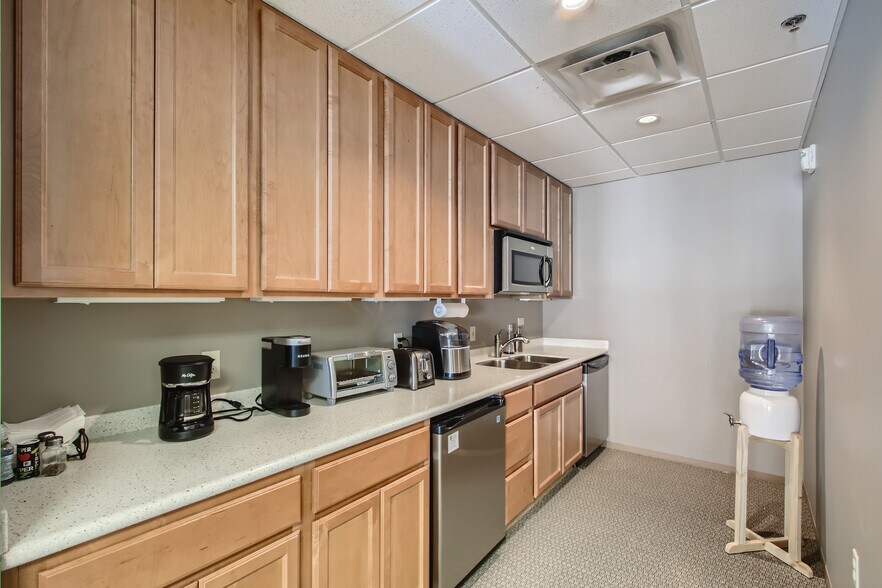 More Photos Of 722 Washington Ave, Golden Office Residential For Sale