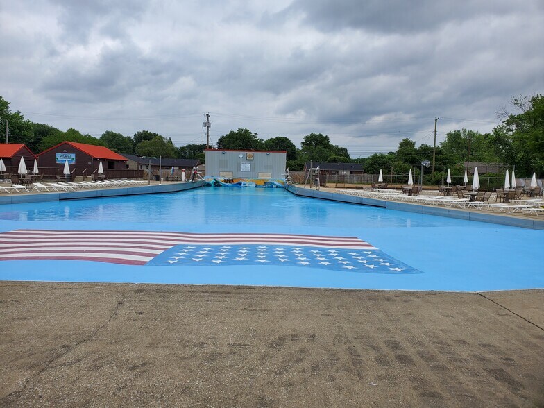More Photos Of 3905 Carter Rd, Owensboro Swimming Pool For Sale