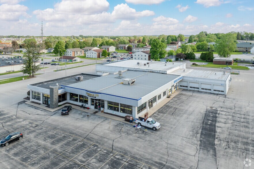 More Photos Of 1988 E Mason St, Green Bay Auto Dealership For Sale
