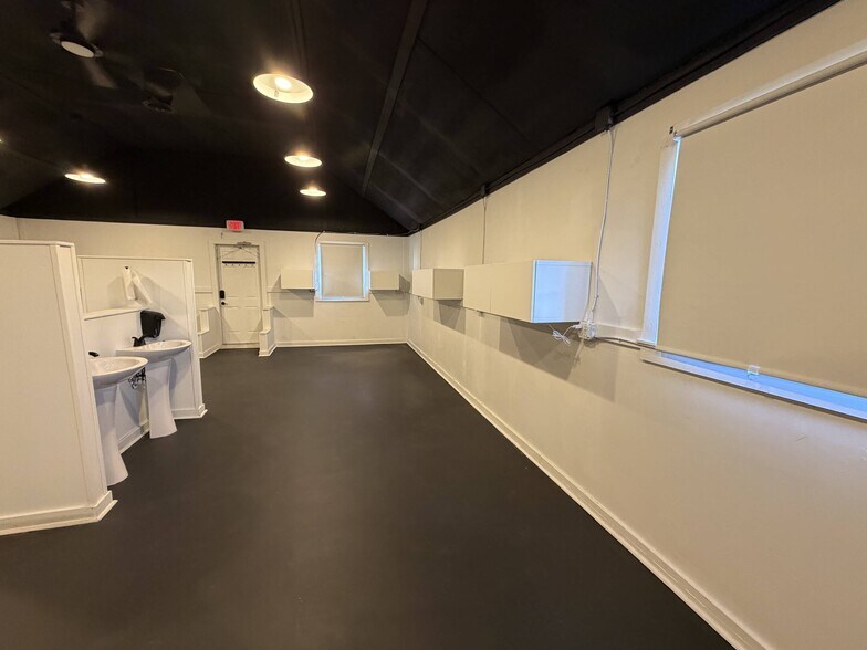 More Photos Of 5759 Princess Anne Rd, Virginia Beach Freestanding For Lease