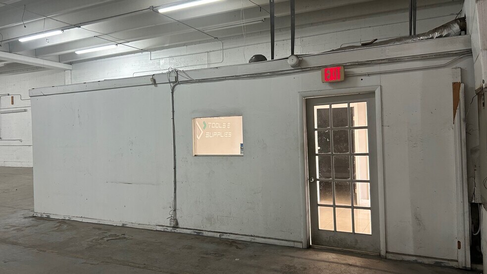 More Photos Of 6301-6333 NW 74th Ave, Miami Warehouse For Lease