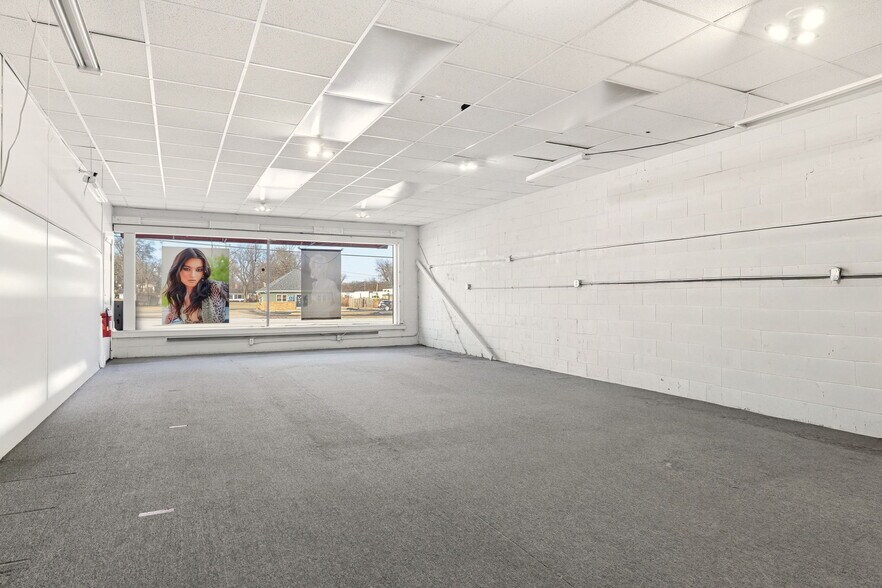 More Photos Of 605 W Baltimore St, Wilmington Storefront For Sale