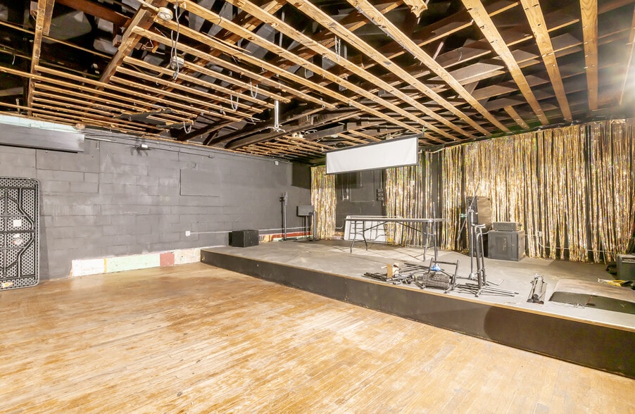 More Photos Of 1032 Story Ave, Louisville Bar For Lease