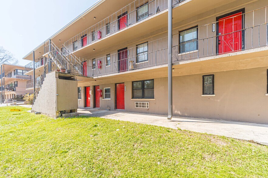 More Photos Of 815-823 S Cobb Dr SE, Marietta Apartments For Sale