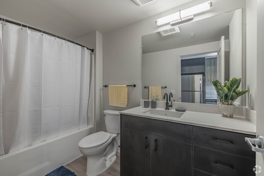 More Photos Of 513 1st Ave N, Seattle Apartments For Lease