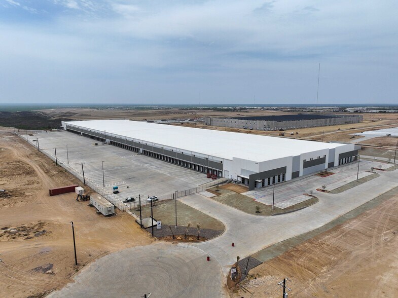 Primary Photo Of 21540 Kraus Lp, Laredo Warehouse For Lease