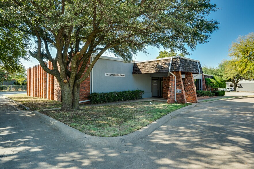 More Photos Of 1921 9th St, Wichita Falls Healthcare For Sale