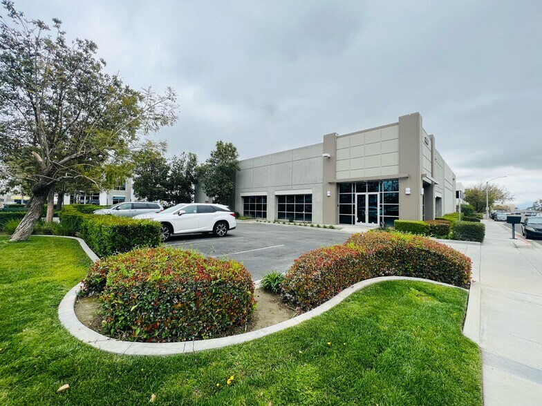 Primary Photo Of 390 N Ponderosa Ave, Ontario Warehouse For Sale
