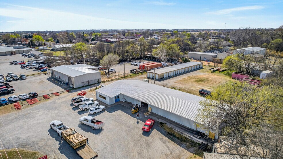More Photos Of 1505 N Main St, Newcastle Warehouse For Sale