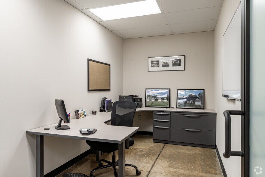 More Photos Of 251 Diversion St, Rochester Office For Sale