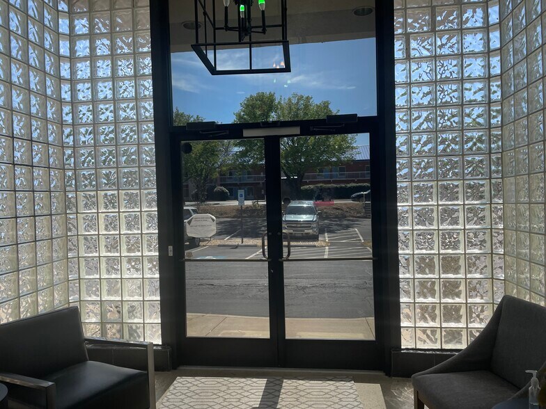 More Photos Of 7373 Comfort Inn Dr, Warrenton General Retail For Lease