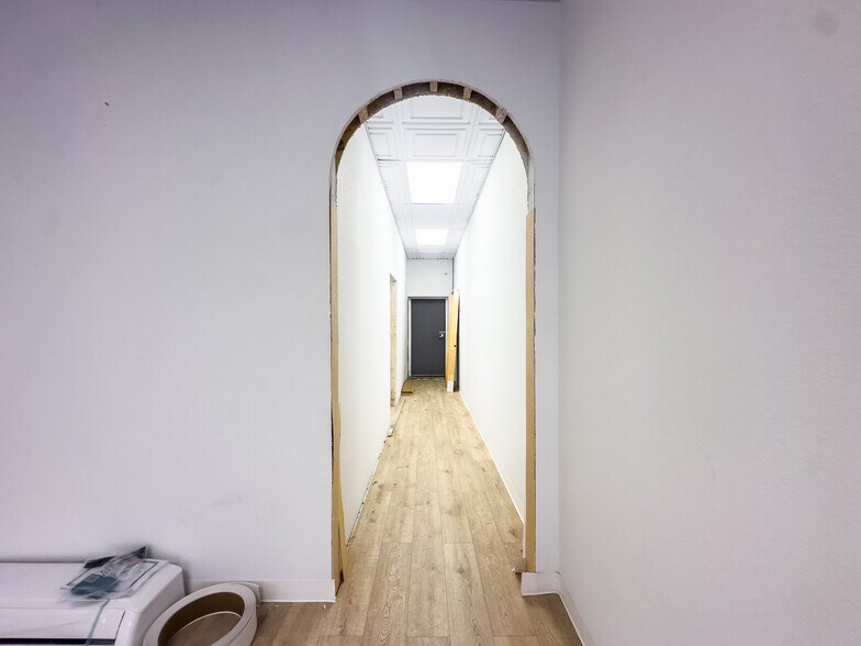 More Photos Of 126 E Choctaw Ave, Mcalester General Retail For Lease